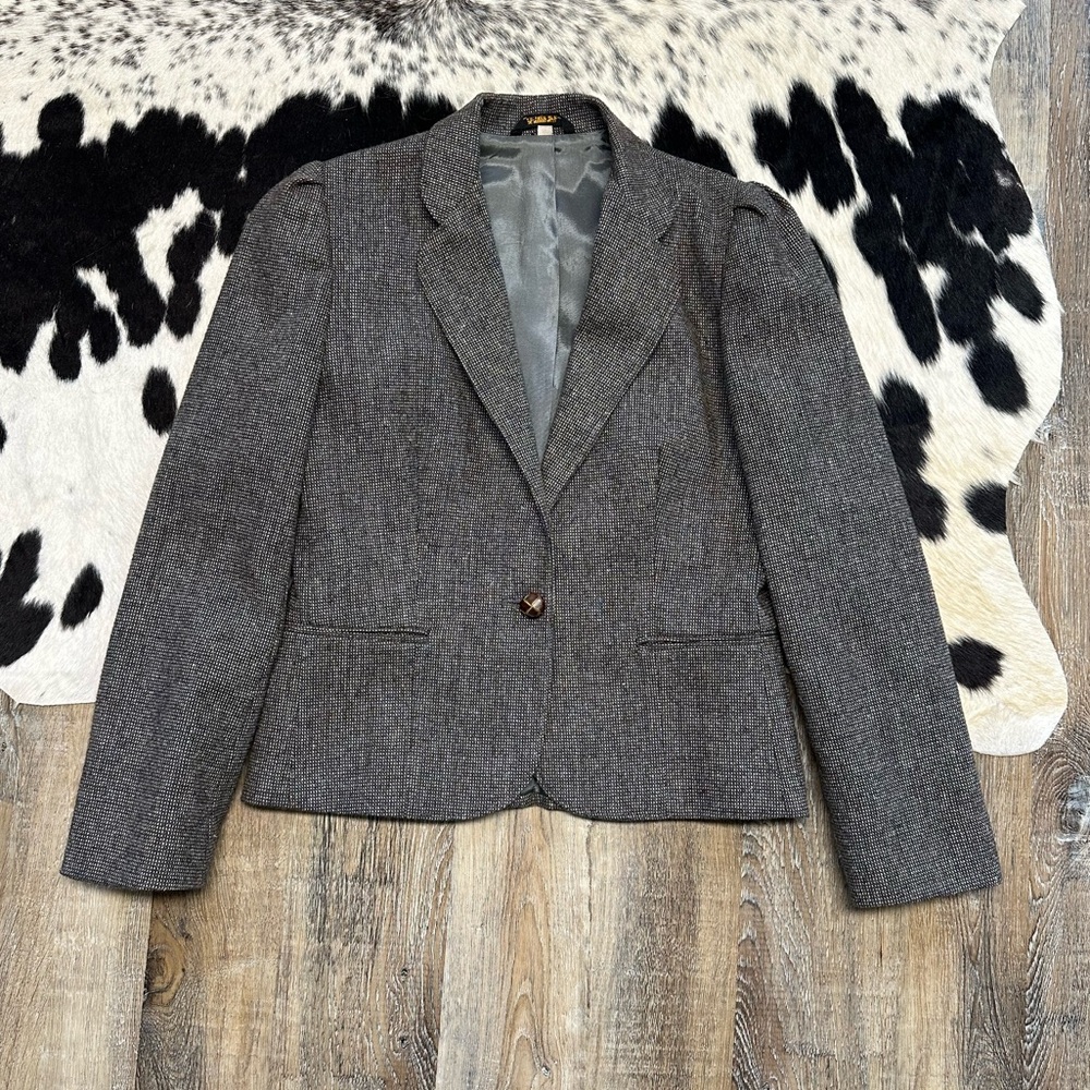new traditions | vintage blazer